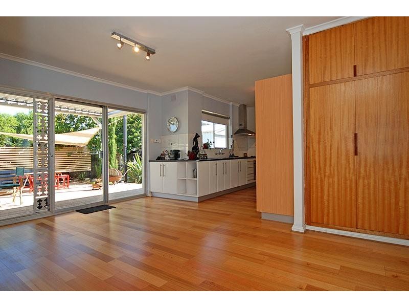 103 Hindmarsh Rd, Victor Harbor SA 5211