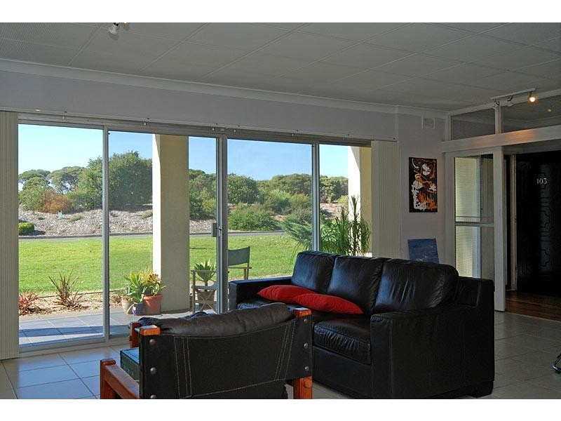 103 Hindmarsh Rd, Victor Harbor SA 5211
