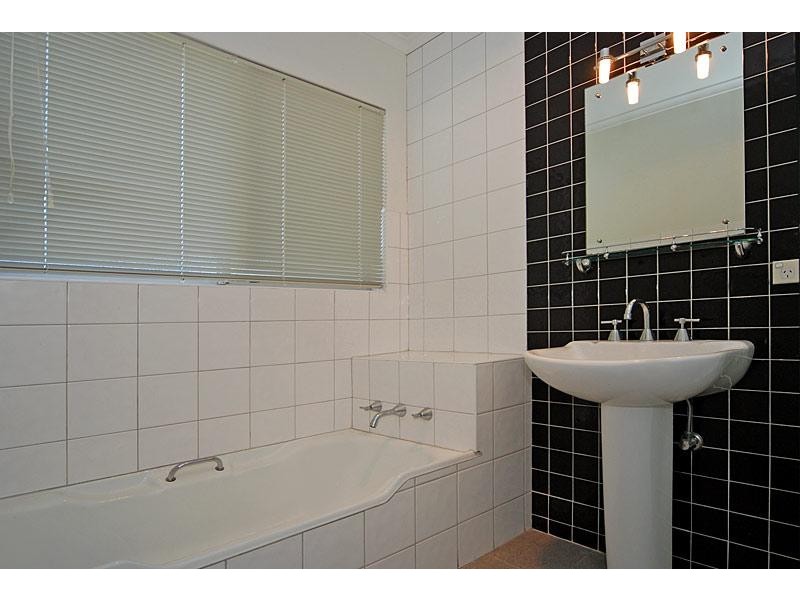 103 Hindmarsh Rd, Victor Harbor SA 5211