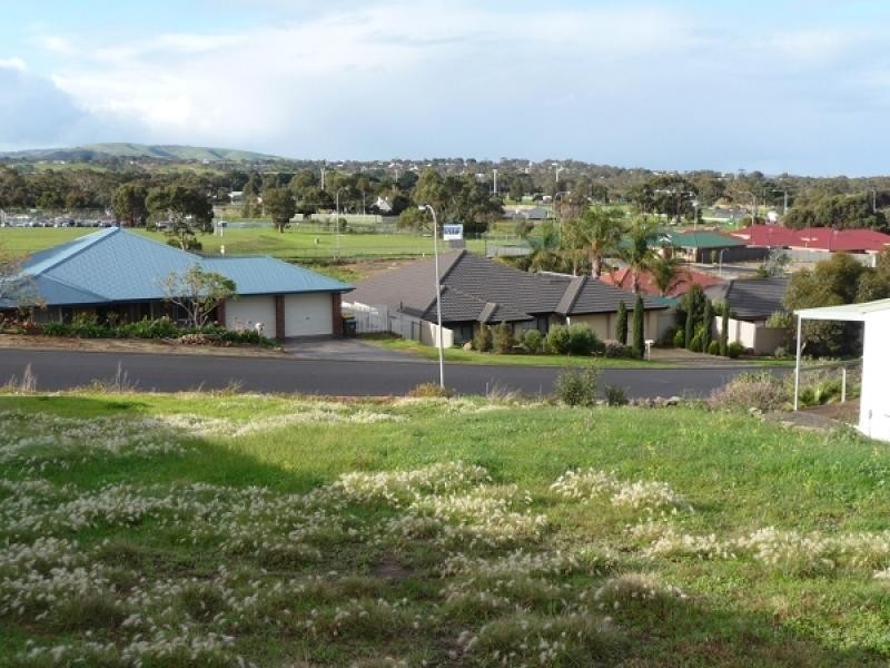 15 Poltong Crescent, Encounter Bay SA 5211