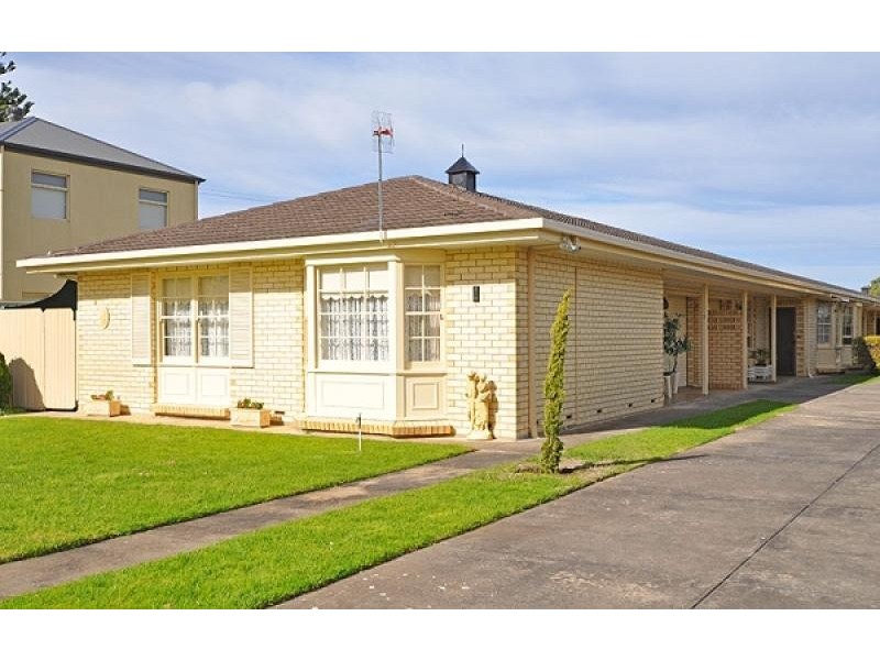 Unit 1, 4 Russell Street, Encounter Bay SA 5211