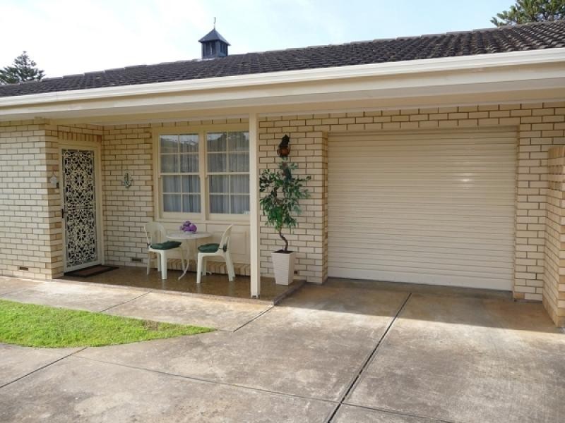 Unit 1, 4 Russell Street, Encounter Bay SA 5211