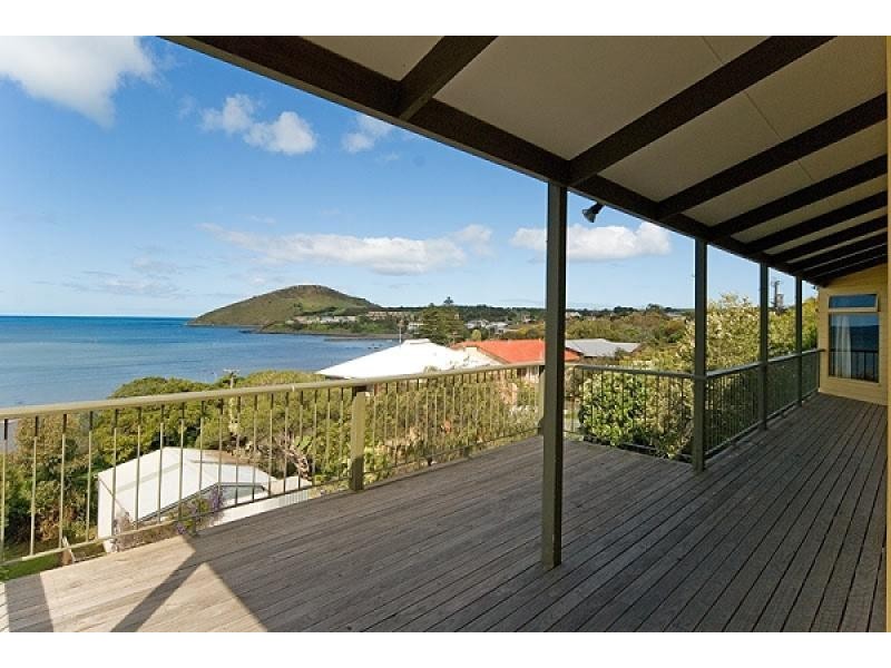 9 Hart Avenue, Encounter Bay SA 5211