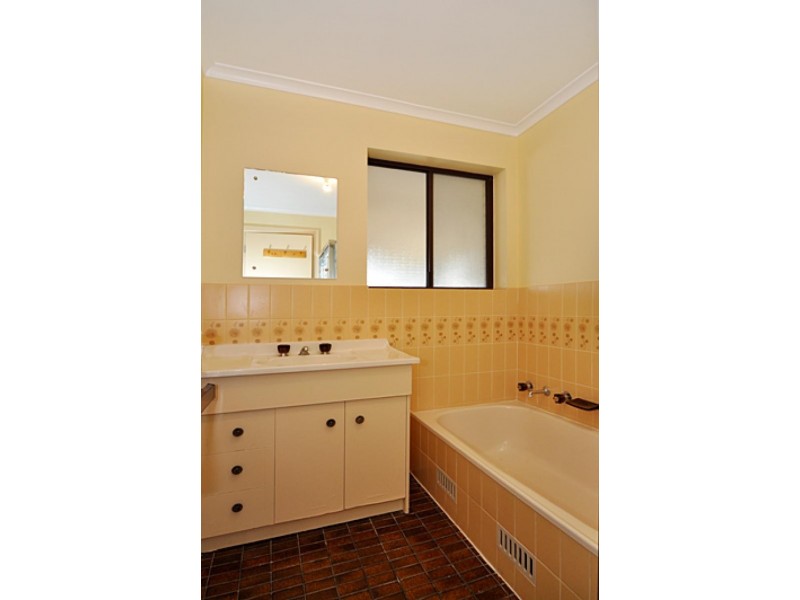 19 Gibson Avenue, Victor Harbor SA 5211