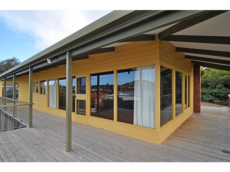9 Hart Ave, Victor Harbor SA 5211