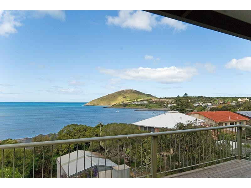 9 Hart Ave, Victor Harbor SA 5211