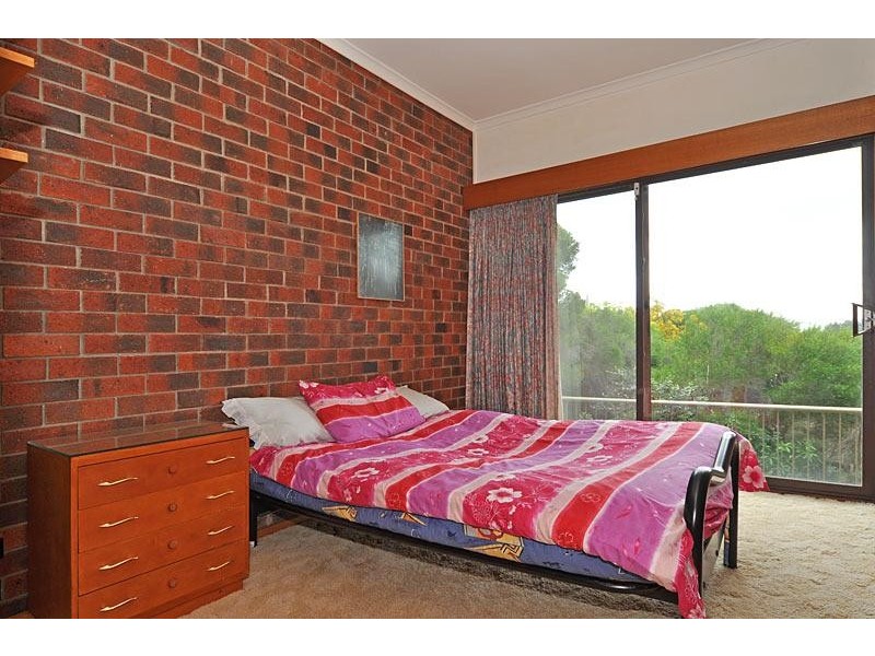 9 Hart Ave, Victor Harbor SA 5211