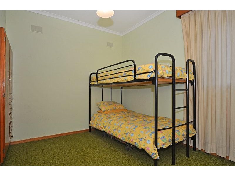 9 Hart Ave, Victor Harbor SA 5211
