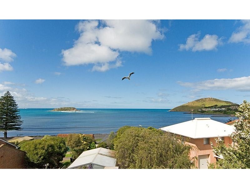 9 Hart Ave, Victor Harbor SA 5211