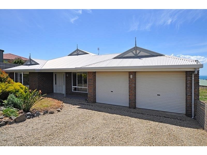 16 Blue Whale Court, Encounter Bay SA 5211