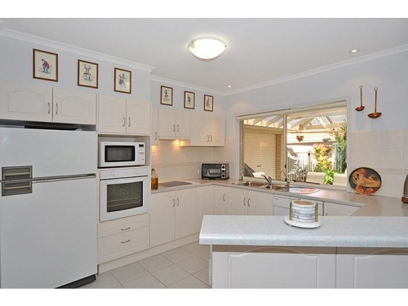 17 Victor Avenue, Encounter Bay SA 5211