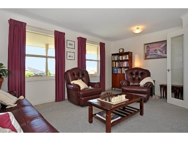 32 Tripp St, Victor Harbor SA 5211