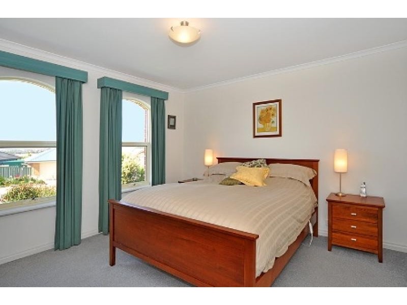 32 Tripp St, Victor Harbor SA 5211