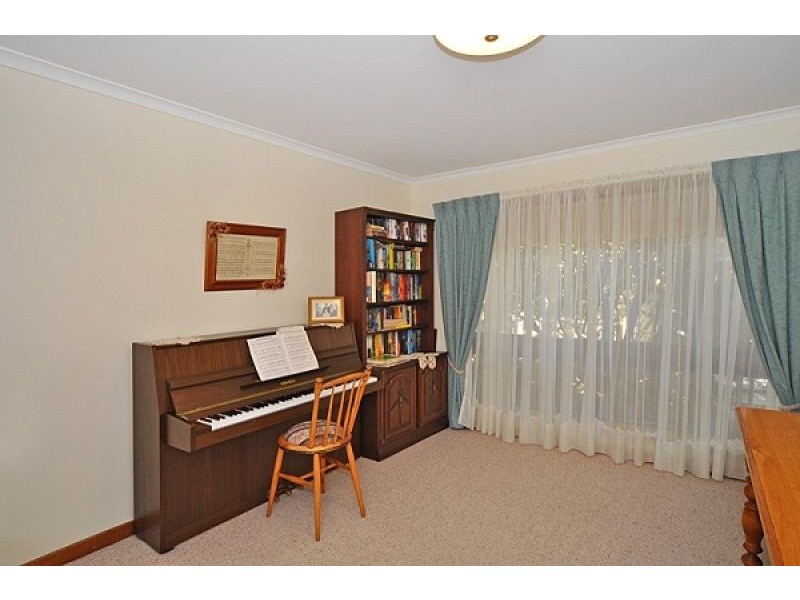 5 Folkestone Terrace, Victor Harbor SA 5211