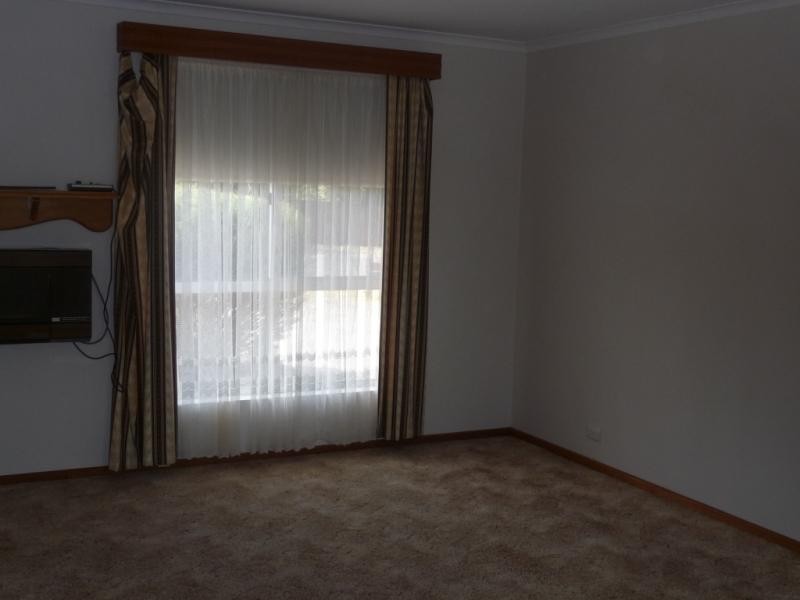 9 Marlborough Ave, Victor Harbor SA 5211