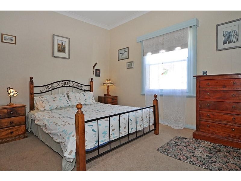 22 The Parkway, Victor Harbor SA 5211