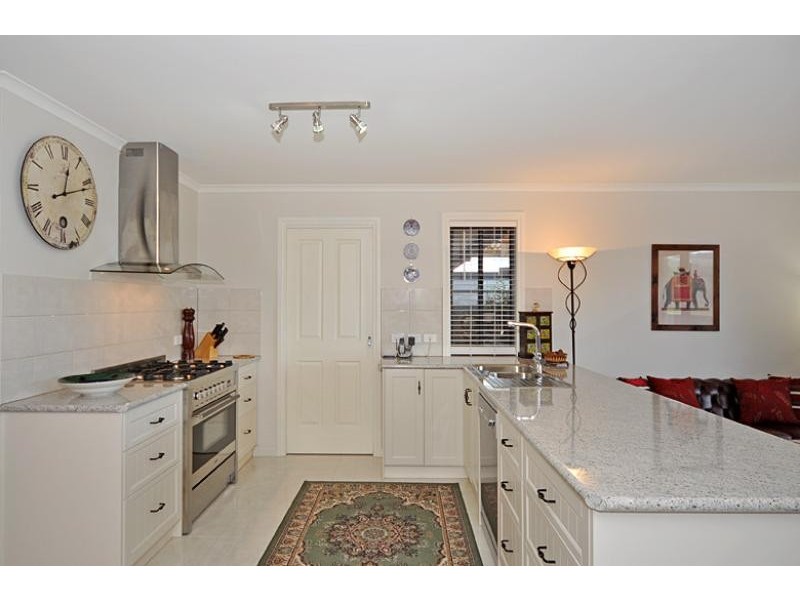 8 Beverley Grove, Encounter Bay SA 5211