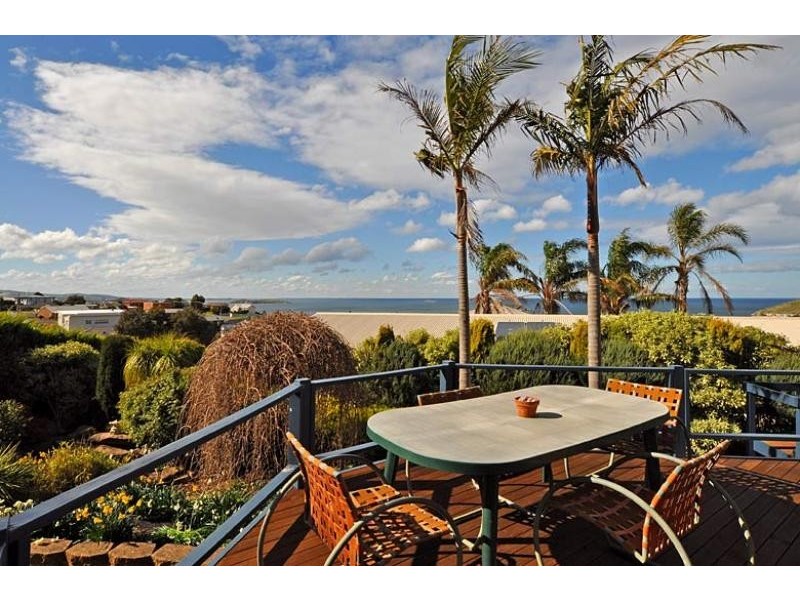 6 Bell Court, Encounter Bay SA 5211