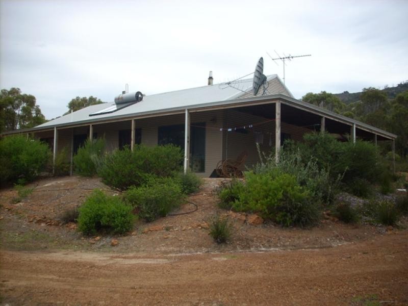 136 Woodlands rd, Porongurup WA 6324