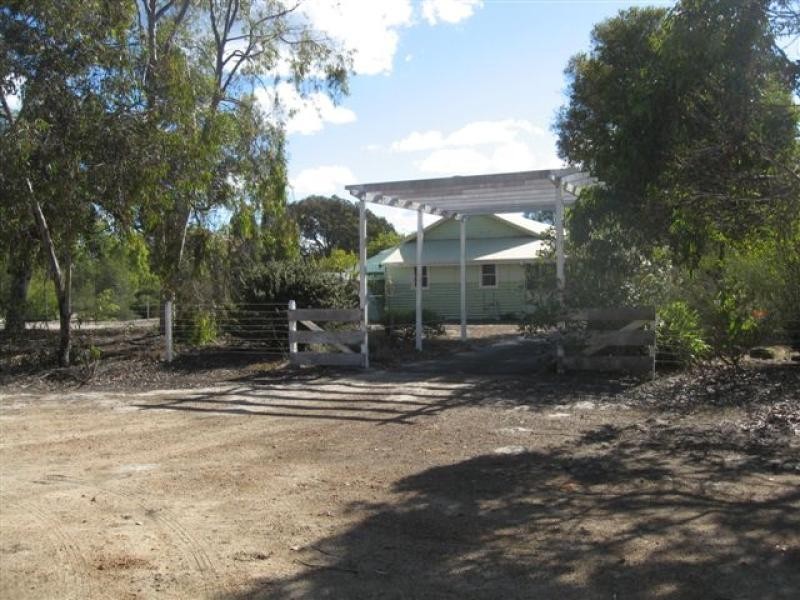 1 .73 hectares, 4.26 acres, Rocky Gully WA 6397