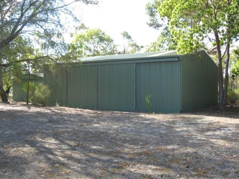 1 .73 hectares, 4.26 acres, Rocky Gully WA 6397