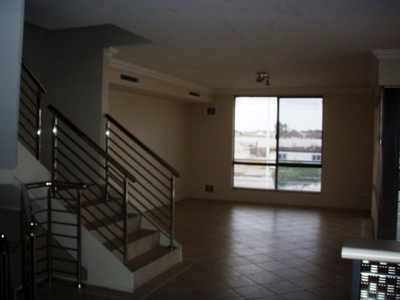 2/13 Breakwater Pde, Mandurah WA 6210
