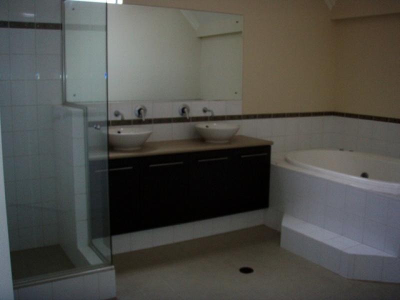 2/13 Breakwater Pde, Mandurah WA 6210