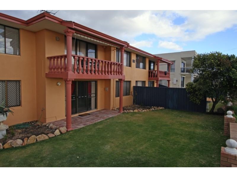2/56 Halls Head Parade, Halls Head WA 6210