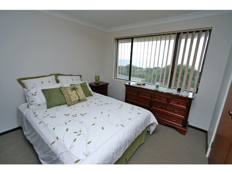 2/56 Halls Head Parade, Halls Head WA 6210