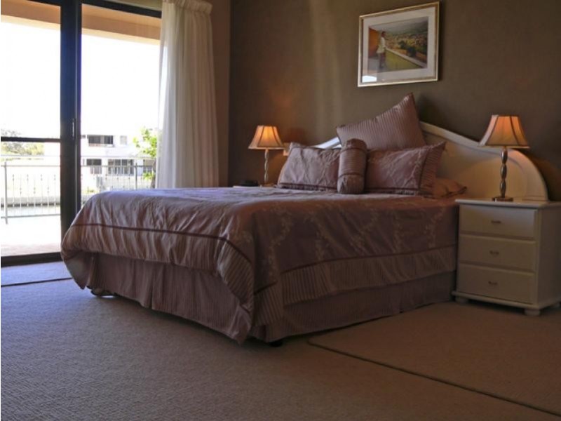 8 Brindabella Crescent, Mandurah WA 6210