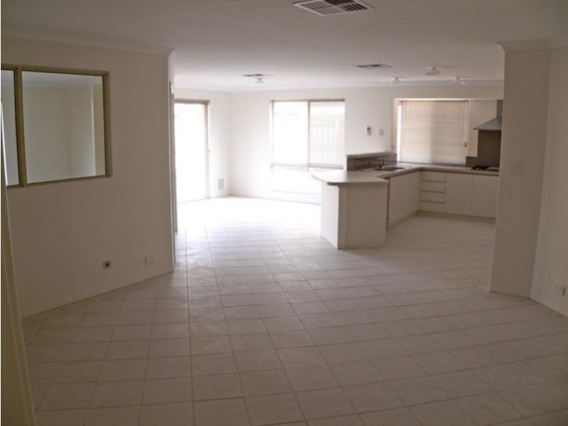 11 Chyverton Corner, Erskine WA 6210