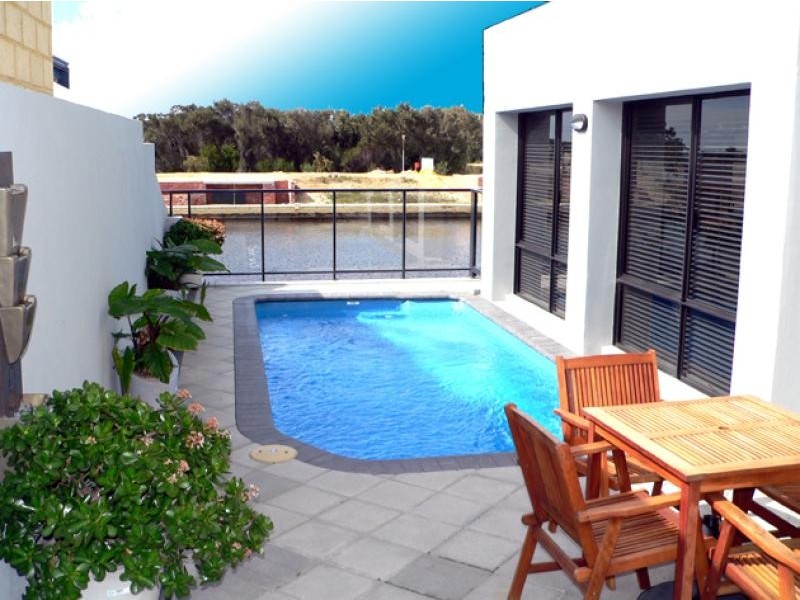 12 Brindabella Crescent, Mandurah WA 6210