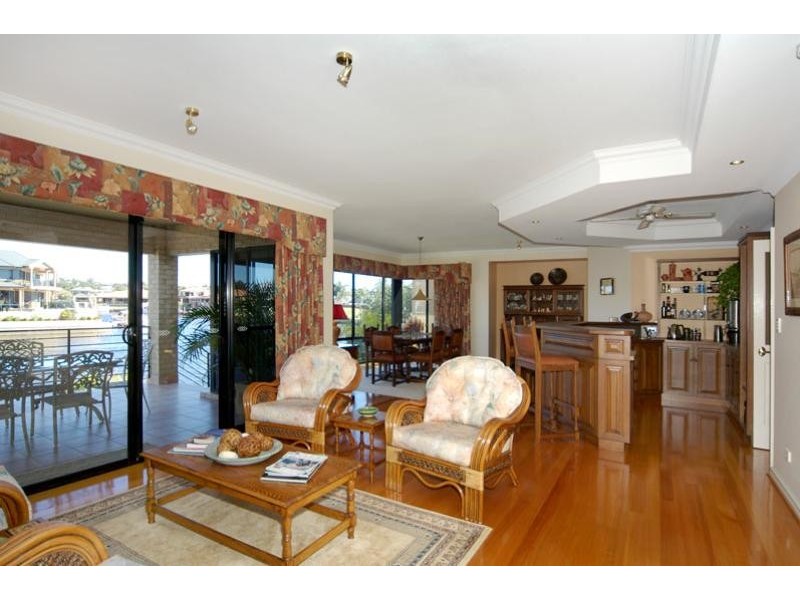 12 Picaroon Place, Mandurah WA 6210