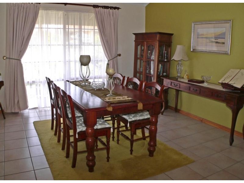 24 MUNTRIES PLACE, Halls Head WA 6210