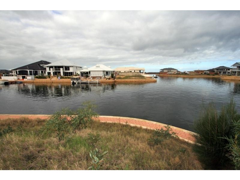 14 Erins Isle, Mandurah WA 6210