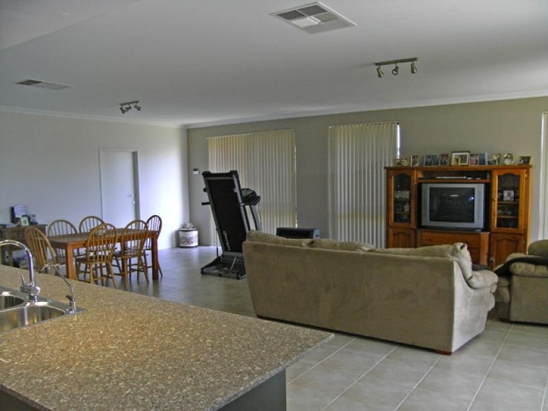 15 DORADO STREET, Singleton WA 6175