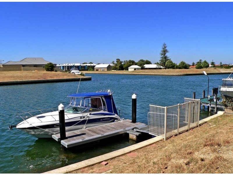 50 Aztec Island Retreat, Halls Head WA 6210