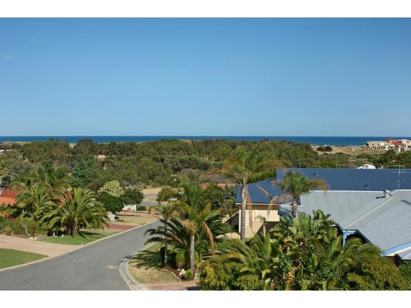 12 Gannet Rise, Halls Head WA 6210
