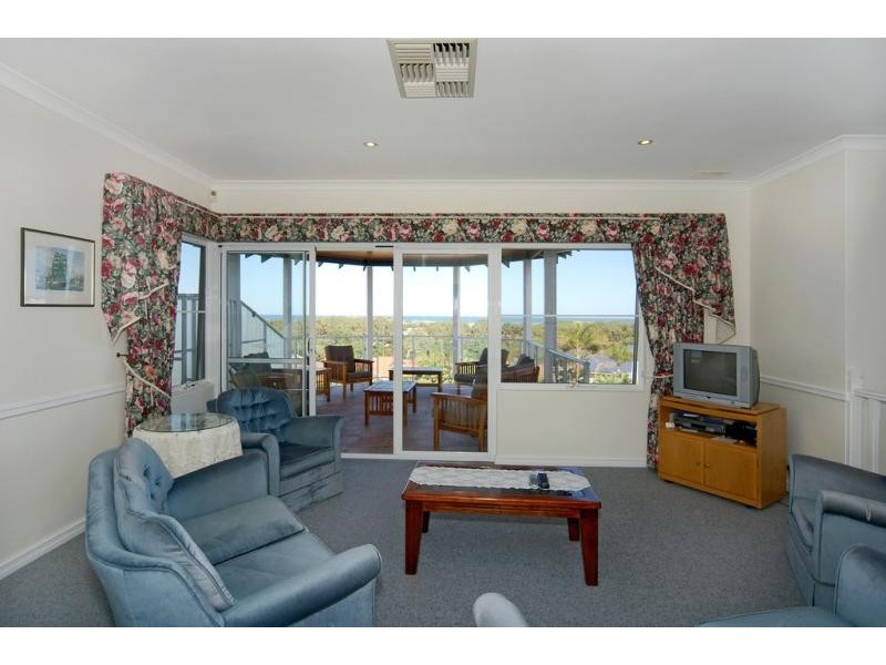 12 Gannet Rise, Halls Head WA 6210