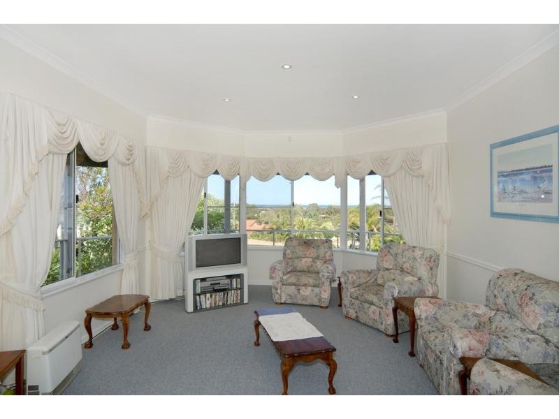12 Gannet Rise, Halls Head WA 6210