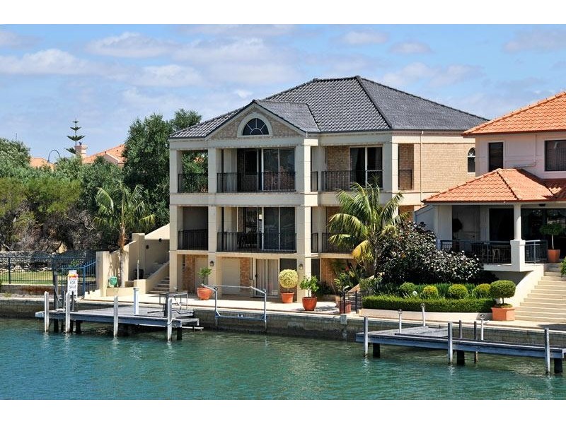 4 Picaroon Place, Mandurah WA 6210