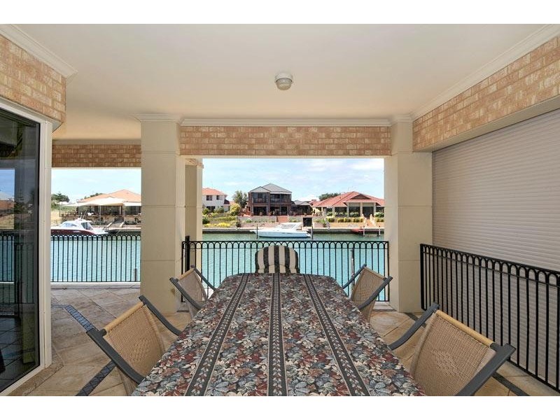 4 Picaroon Place, Mandurah WA 6210