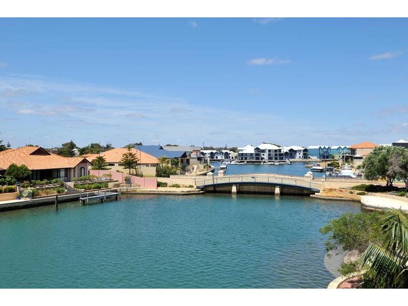 4 Picaroon Place, Mandurah WA 6210