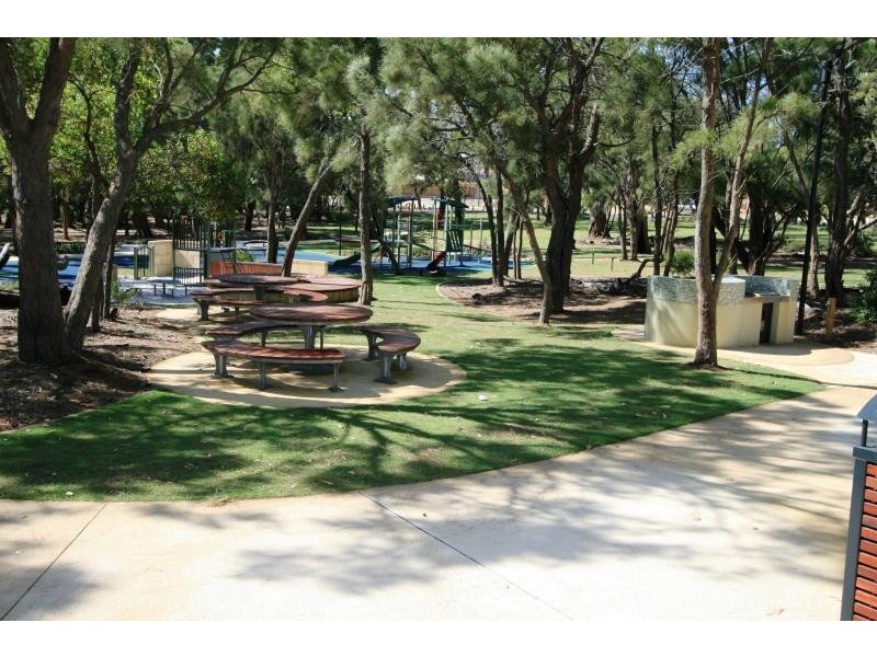 16 CARISSA TURN, Halls Head WA 6210