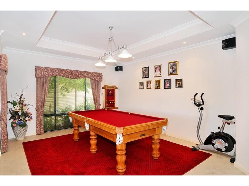 24 LEISURE WAY, Halls Head WA 6210