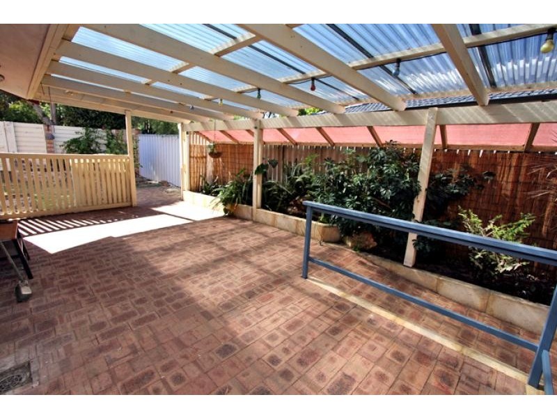 21 Fairfield Way, Halls Head WA 6210