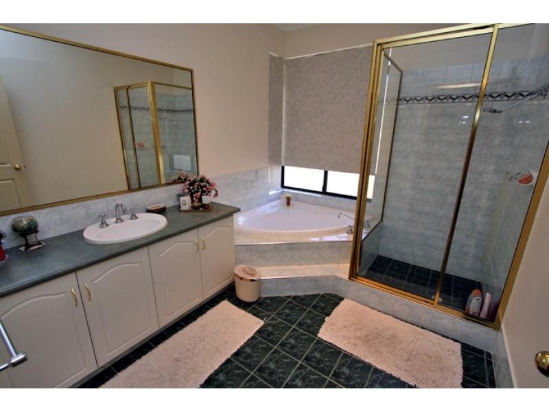 36 SANTAVEA MEWS, Halls Head WA 6210