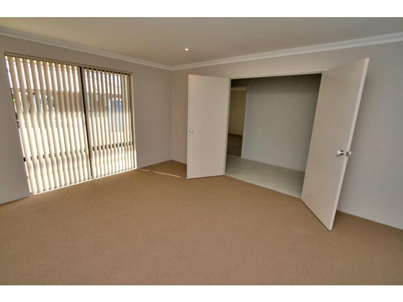 28 MARSDENIA ROAD, Halls Head WA 6210