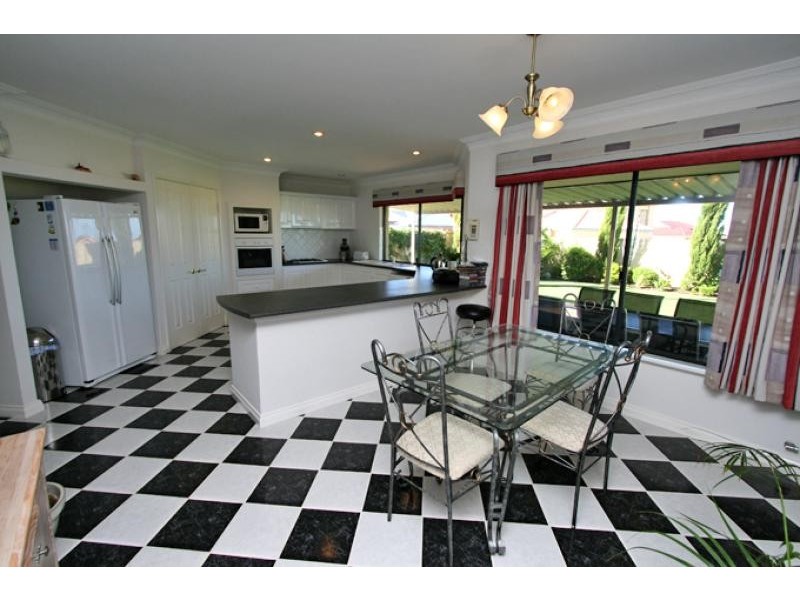 33 Princeton Drive, Wannanup WA 6210