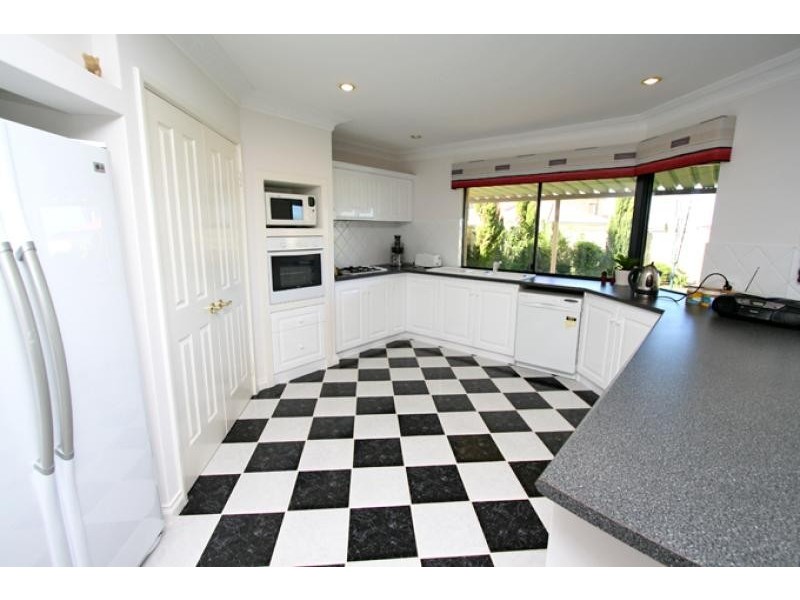 33 Princeton Drive, Wannanup WA 6210